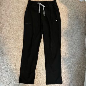 Figs Kade Cargo Scrub Pants in Black